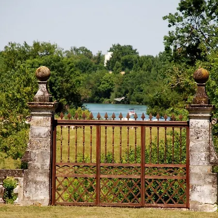 Chateau De Panloy - D'hote 3* Port-dʼEnvaux