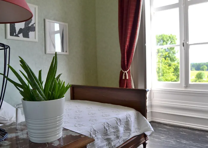 Château De Panloy Port-dʼEnvaux