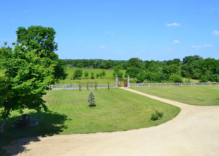 Château De Panloy Couette-café 3*