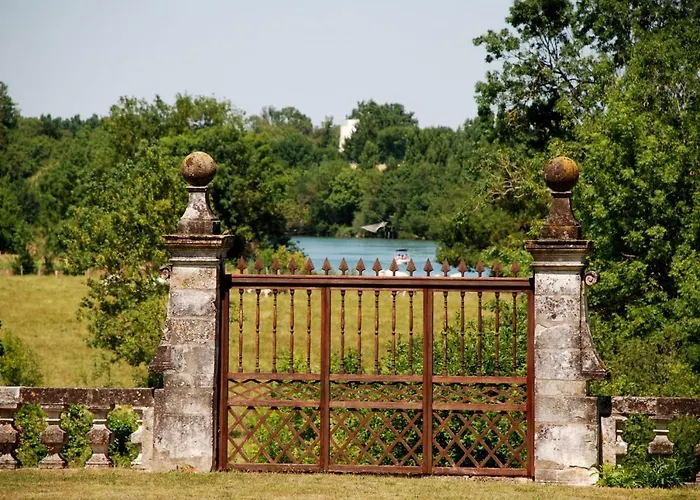 Chateau De Panloy 3* Port-dʼEnvaux