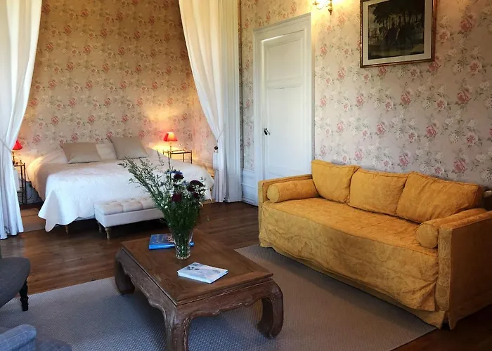 Chateau De Panloy 3*