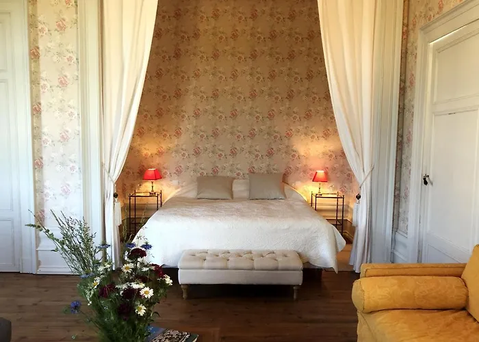 Chateau De Panloy Alojamento de Acomodação e Pequeno-almoço Port-dʼEnvaux