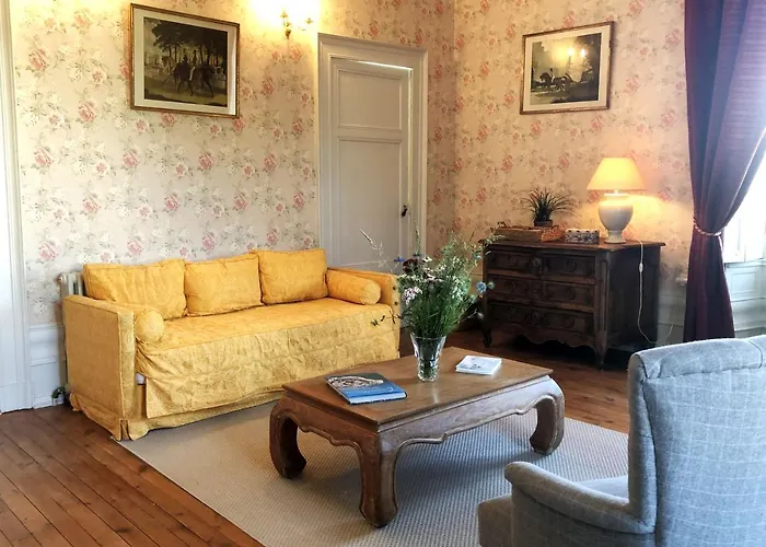Chateau De Panloy 3*